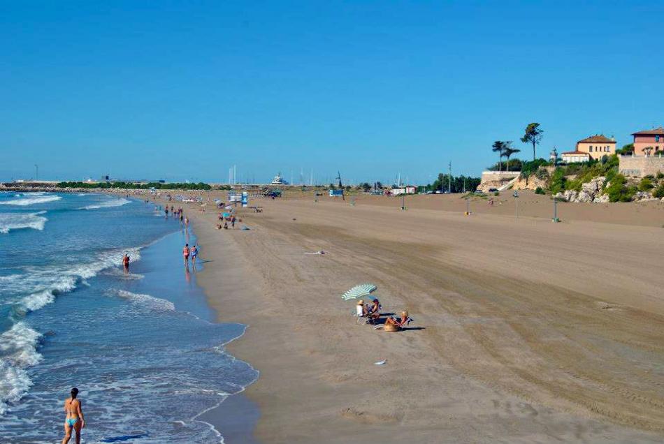 Пляж в Коста-дель-Гарраф