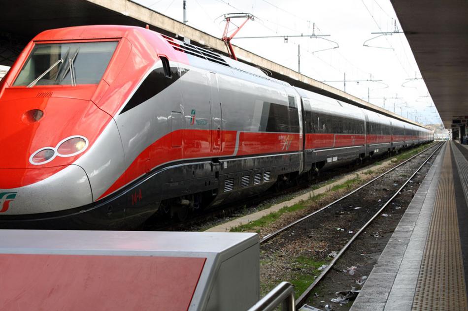 Поезд на стоянке в Риме